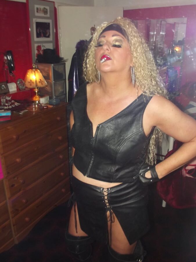 ALL LEATHER WHORE