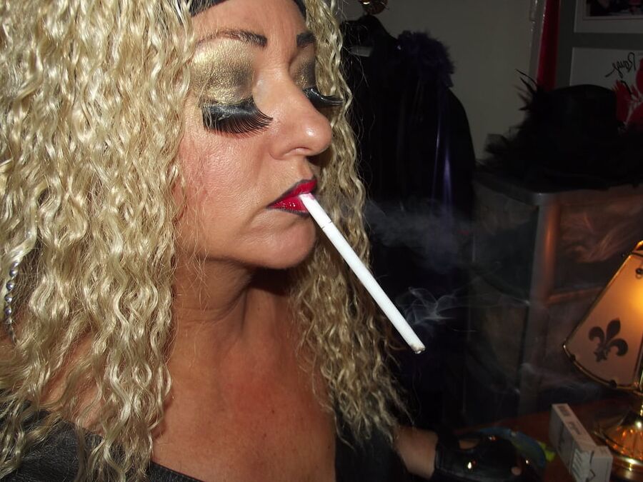 ALL LEATHER WHORE
