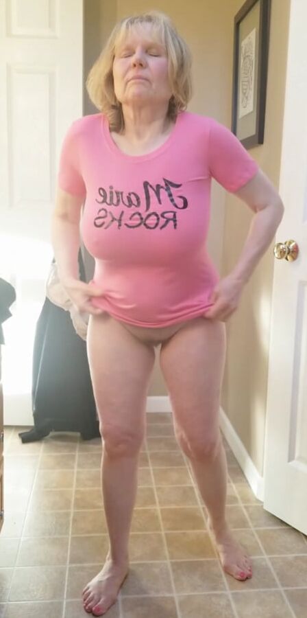 Hot granny MarieRocks changes in and out of clothes