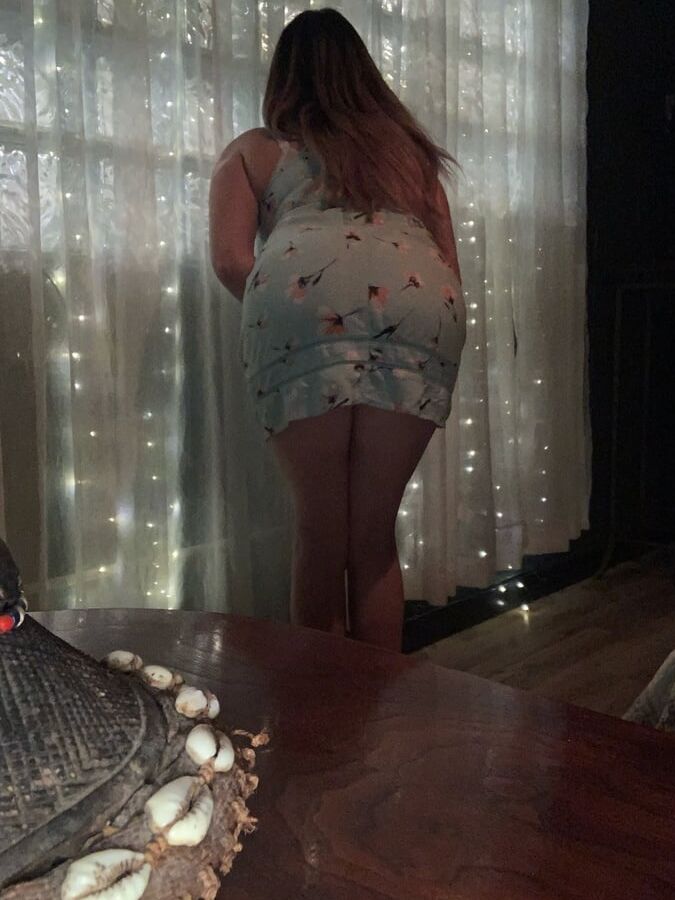 Sandra home alone hot pics