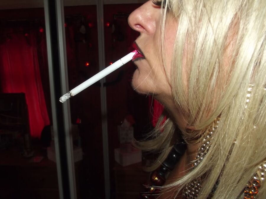 RED DELIGHT WHORE