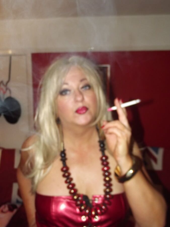 RED DELIGHT WHORE