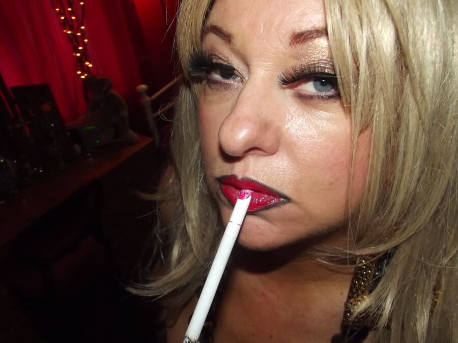 RED DELIGHT WHORE