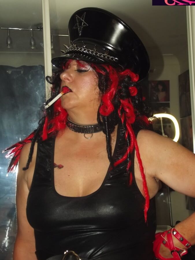 MISTRESS SMOKE PT 17