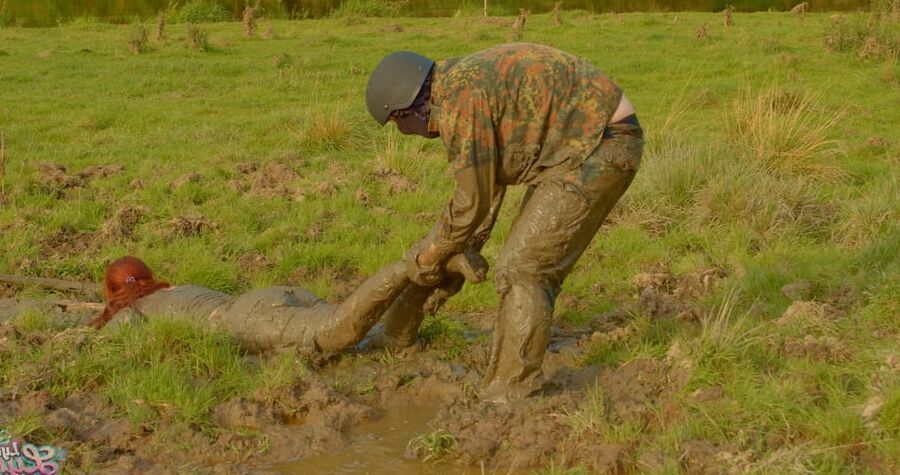 Lara Croft fucked in mud