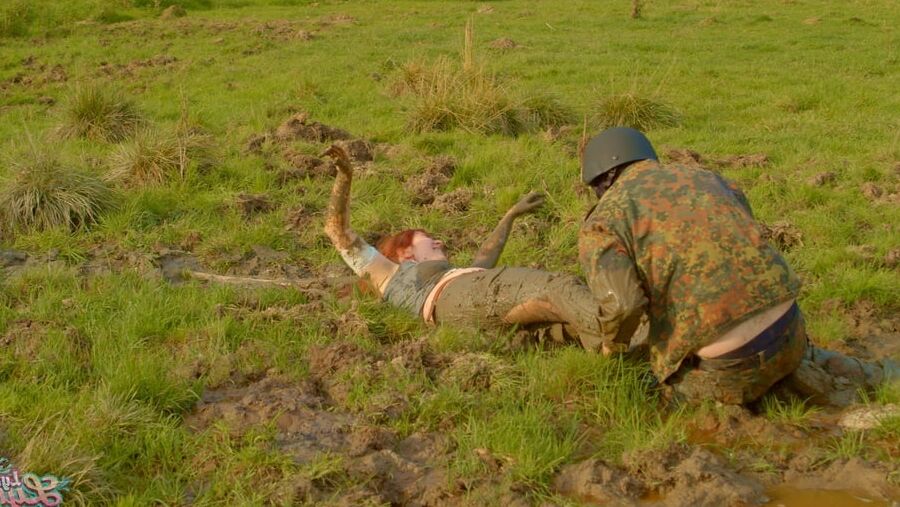 Lara Croft fucked in mud