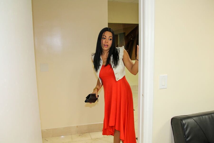 RealLatinaExposed - Luna Kodi Casts A Sexy Aura And Spreads