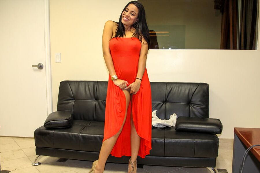 RealLatinaExposed - Luna Kodi Casts A Sexy Aura And Spreads