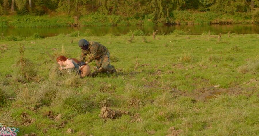 Lara Croft fucked in mud