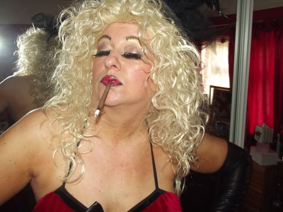 BIT EVERYTHING WHORE