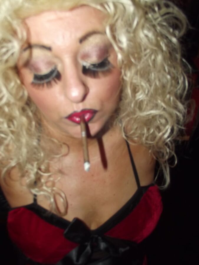 BIT EVERYTHING WHORE