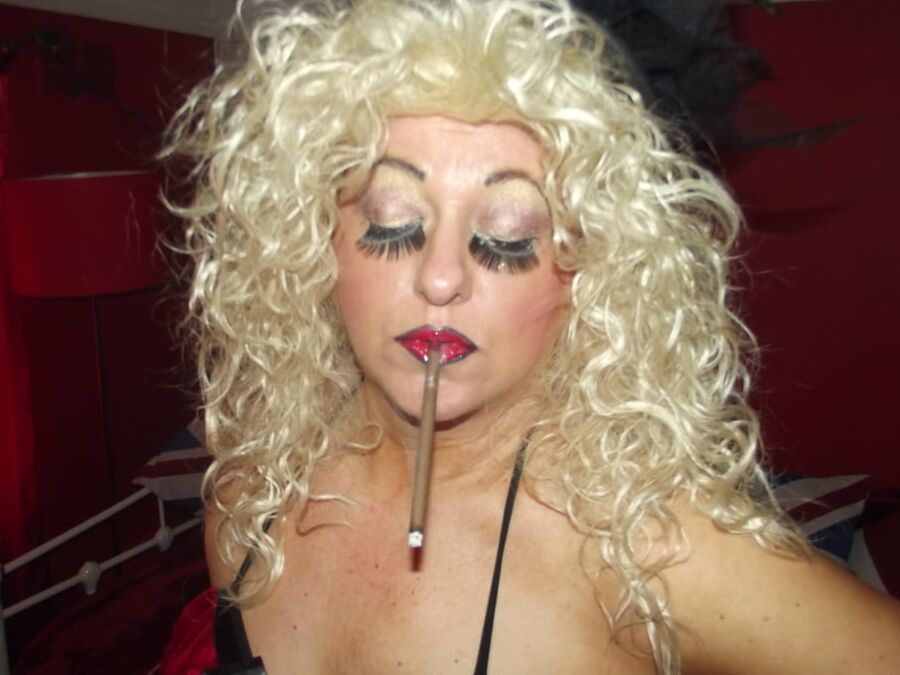 BIT EVERYTHING WHORE