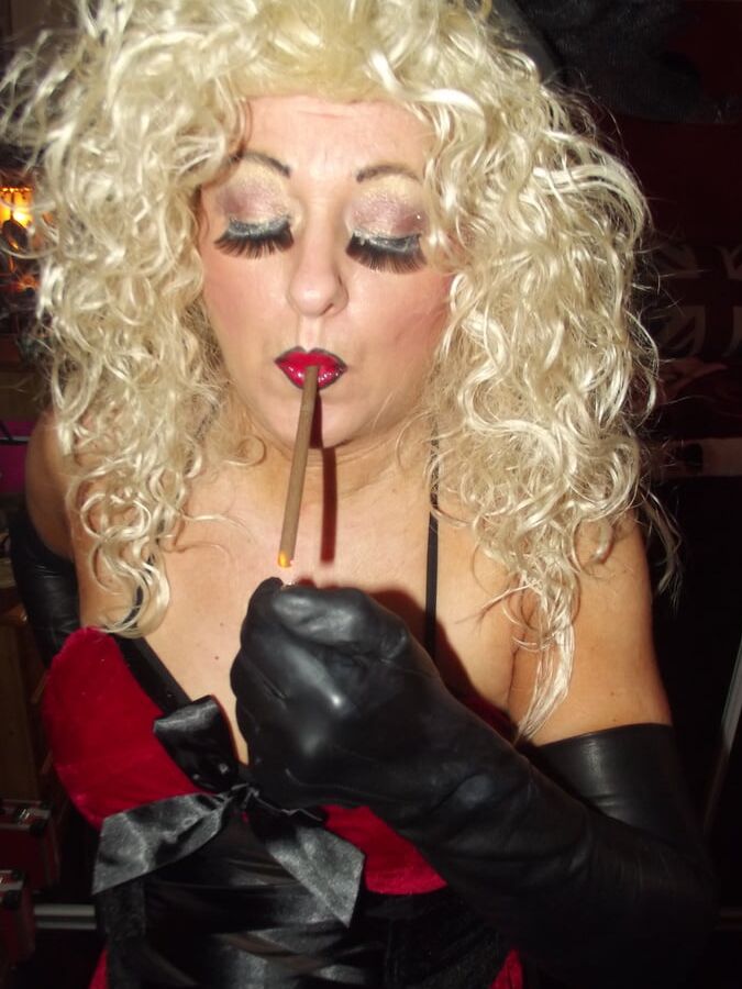 BIT EVERYTHING WHORE
