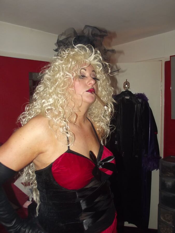 BIT EVERYTHING WHORE