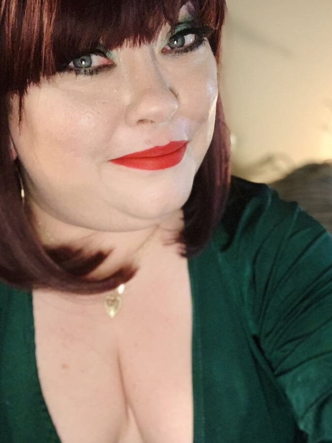 Tina Snua Selfies