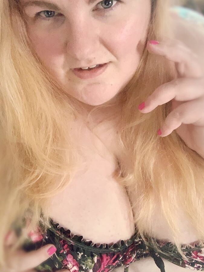 SSBBW Whore Neoqlassical on Snapchat