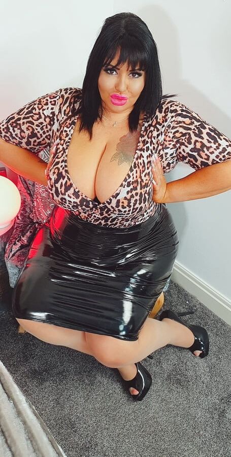 Eva May and Mia MILF