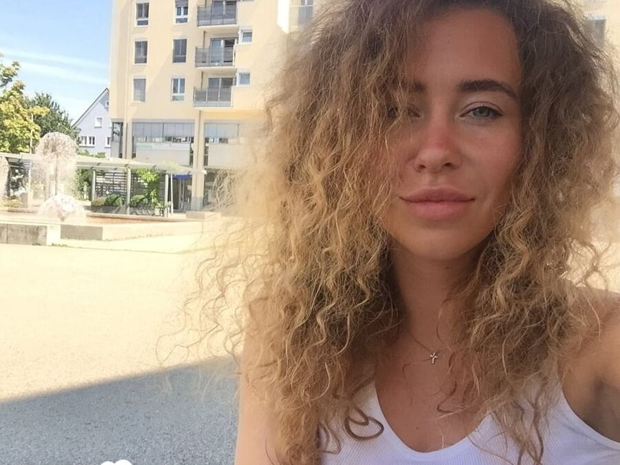 I love taking selfies before the tanning bed