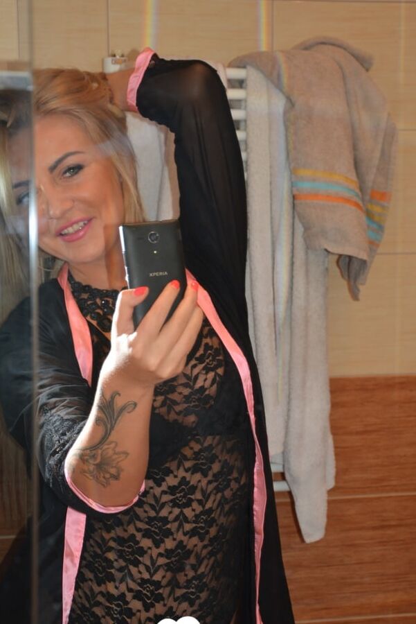 Perfect blonde is the queen of selfie teasing