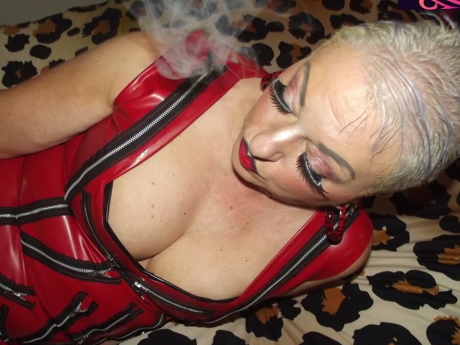 RED RUBBER WHORE