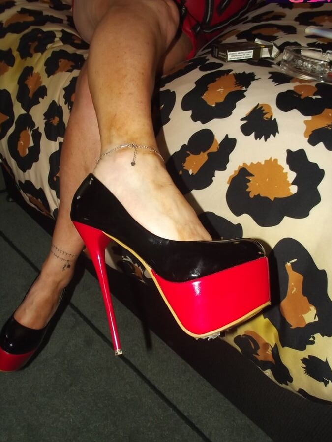RED RUBBER WHORE