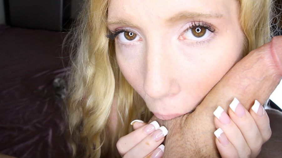 RealGfsExposed - Nicki Blue Is Eager To Slide It In Her Ass