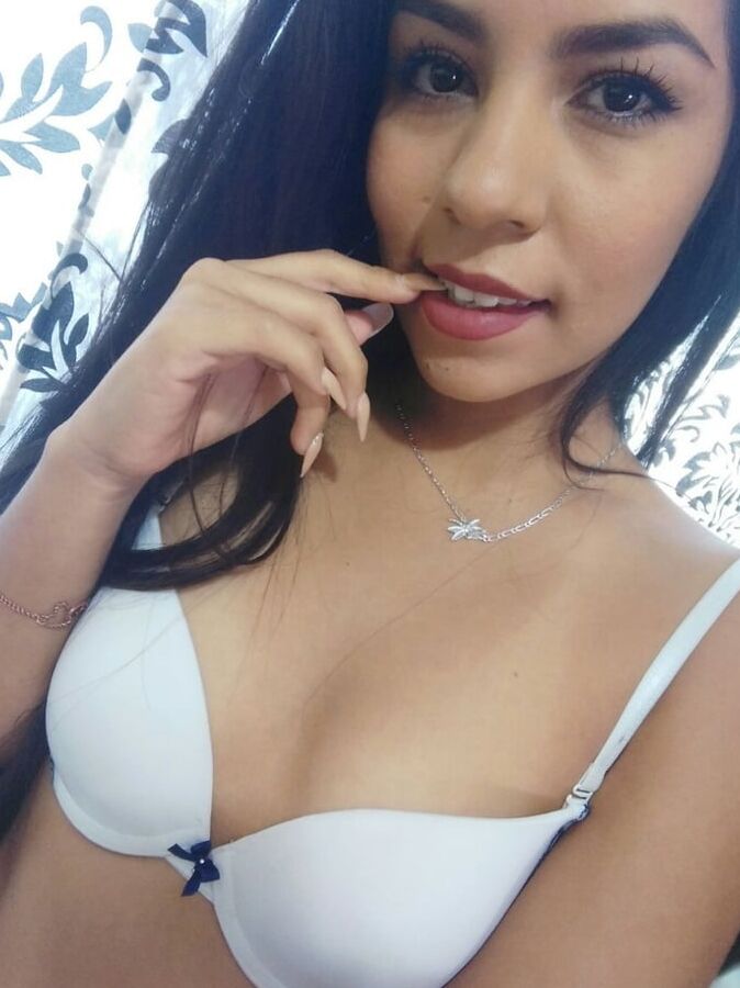 Elly novinha caiu na net mostrando tudo