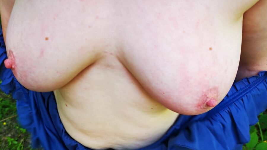 Pull out your tits for slapping