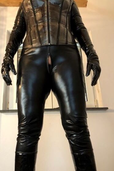 Catsuit, Boots, Corset and Pissing