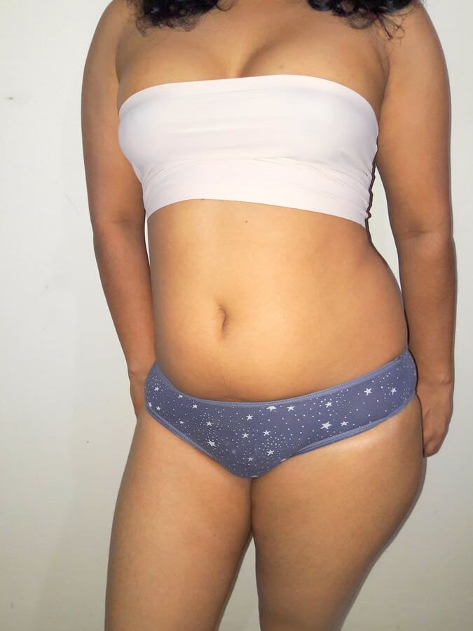 Sri Lankan Busty Wife