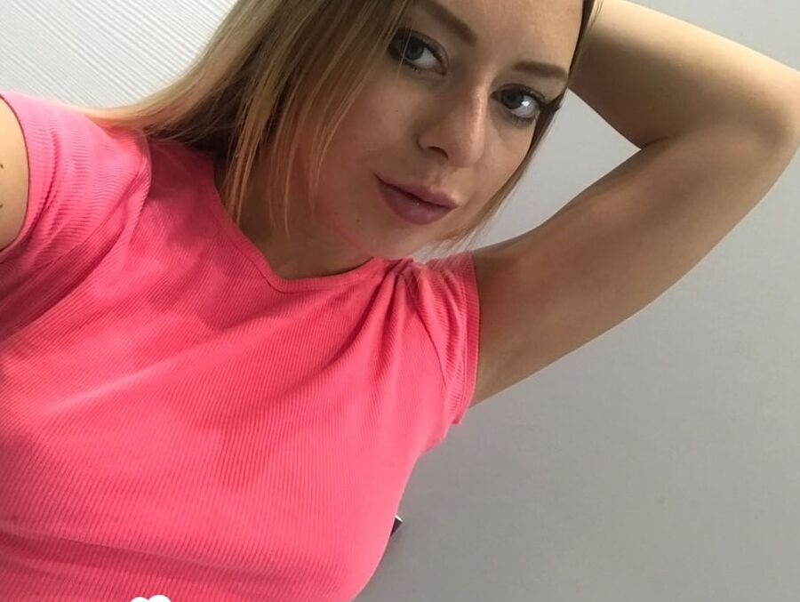Took a couple of selfies before my date