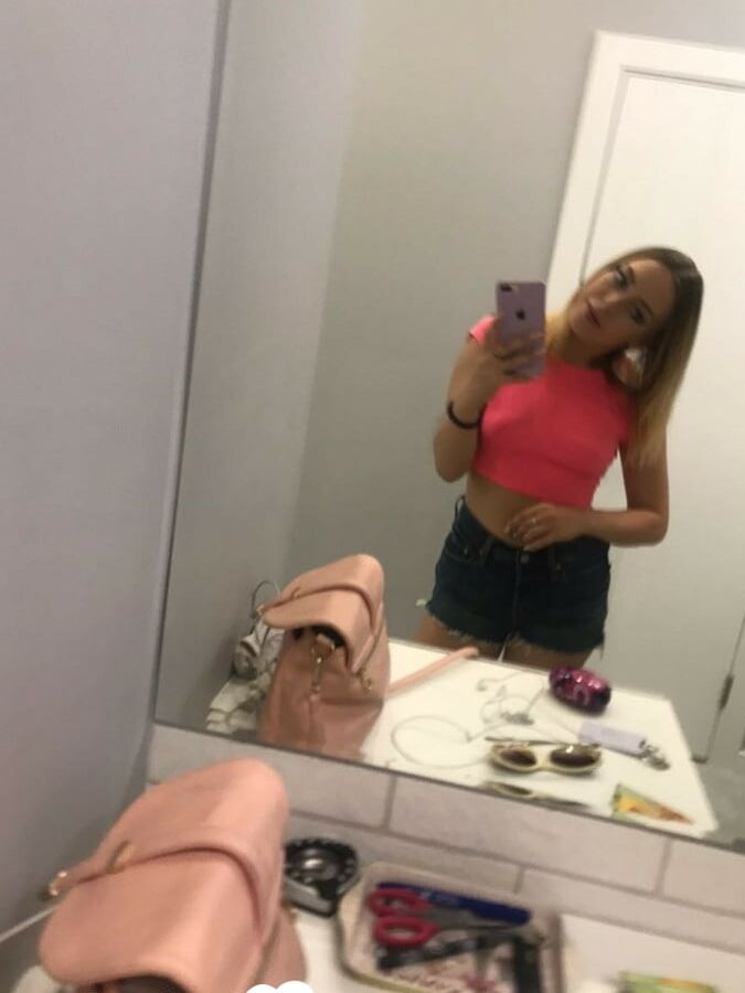 Took a couple of selfies before my date