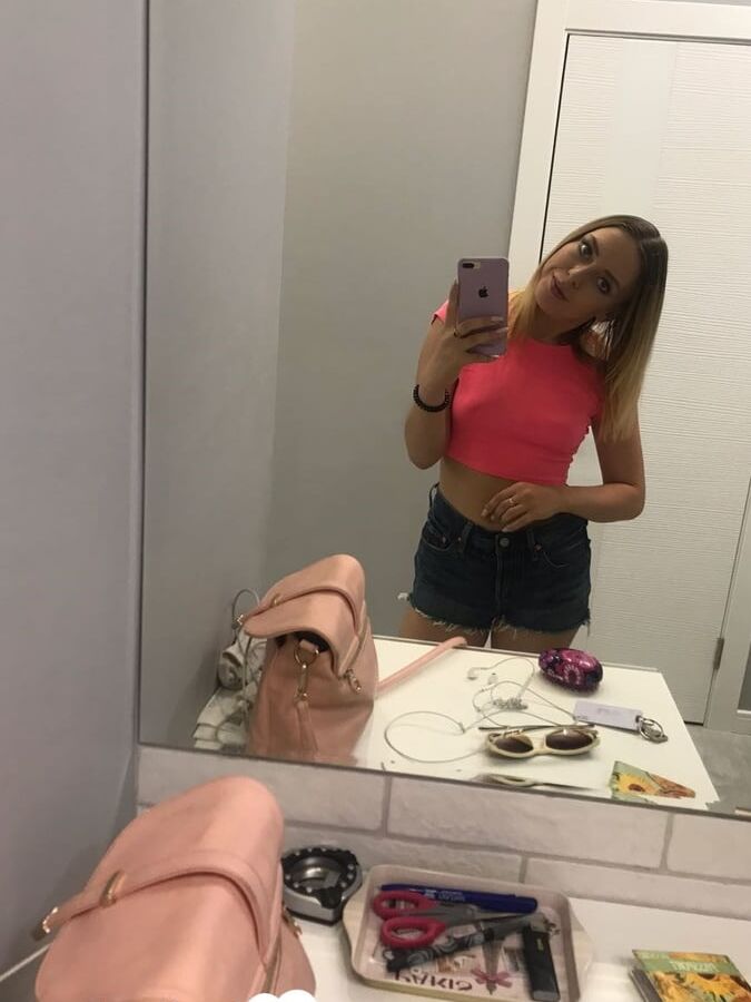 Took a couple of selfies before my date