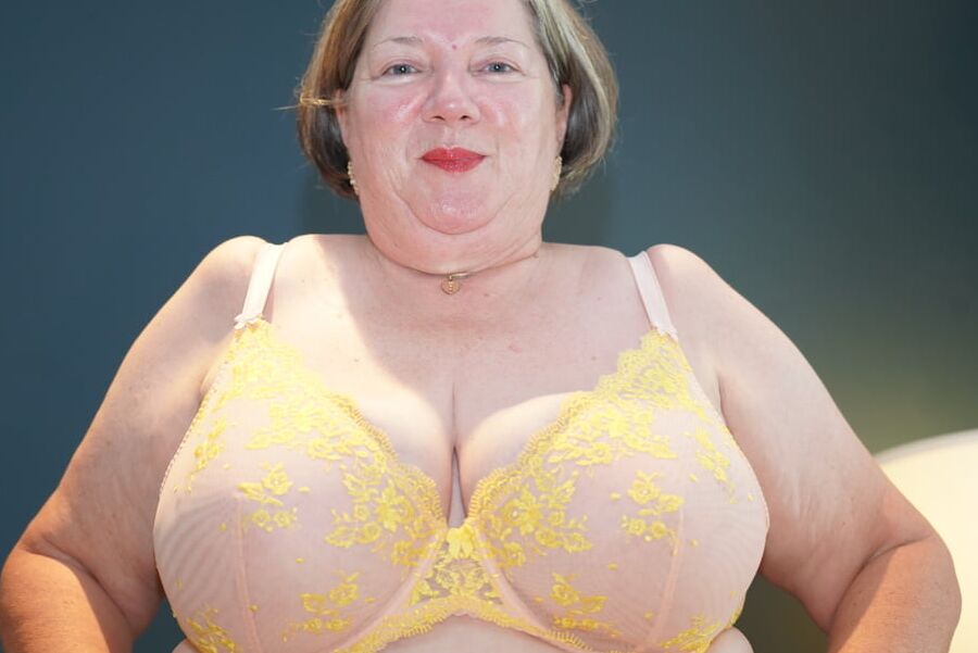 Chris44g Peach & Apricot Lingerie