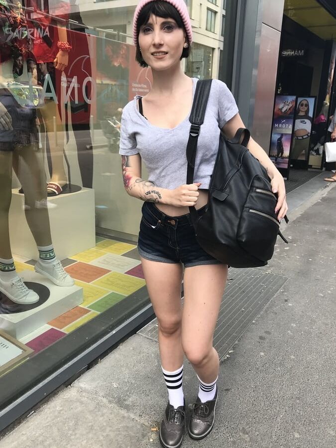 Sexy and funny private Pics Lou Nesbit. Lia Louise