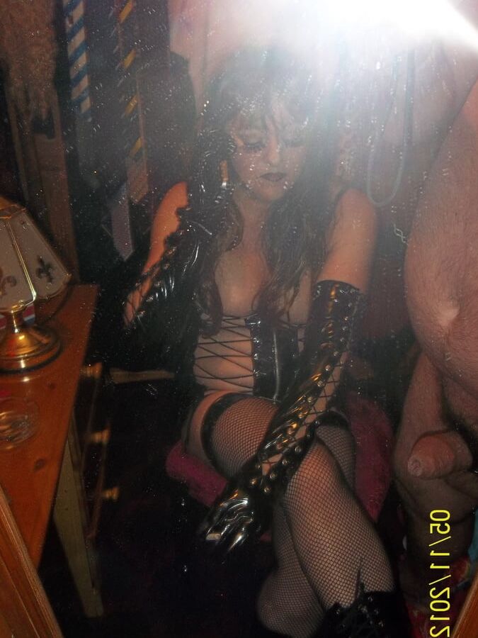 PHONE WHORE