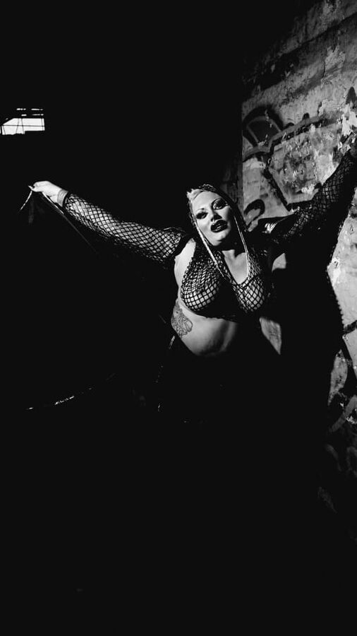 MRDIEVAL MISTRESS