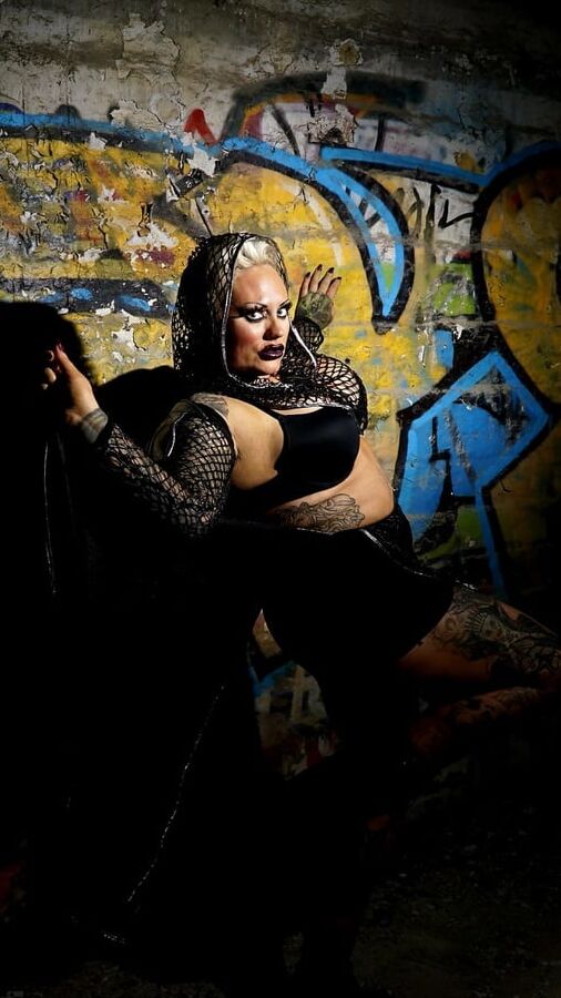 MRDIEVAL MISTRESS