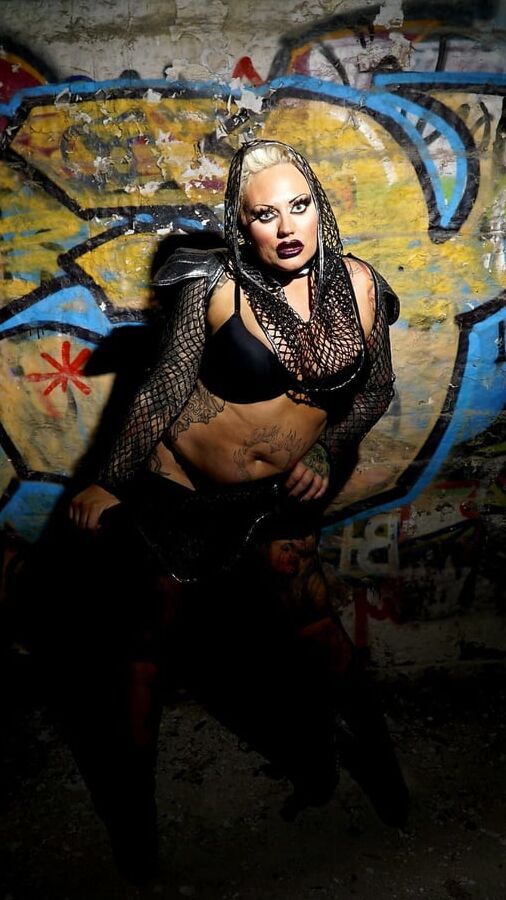 MRDIEVAL MISTRESS