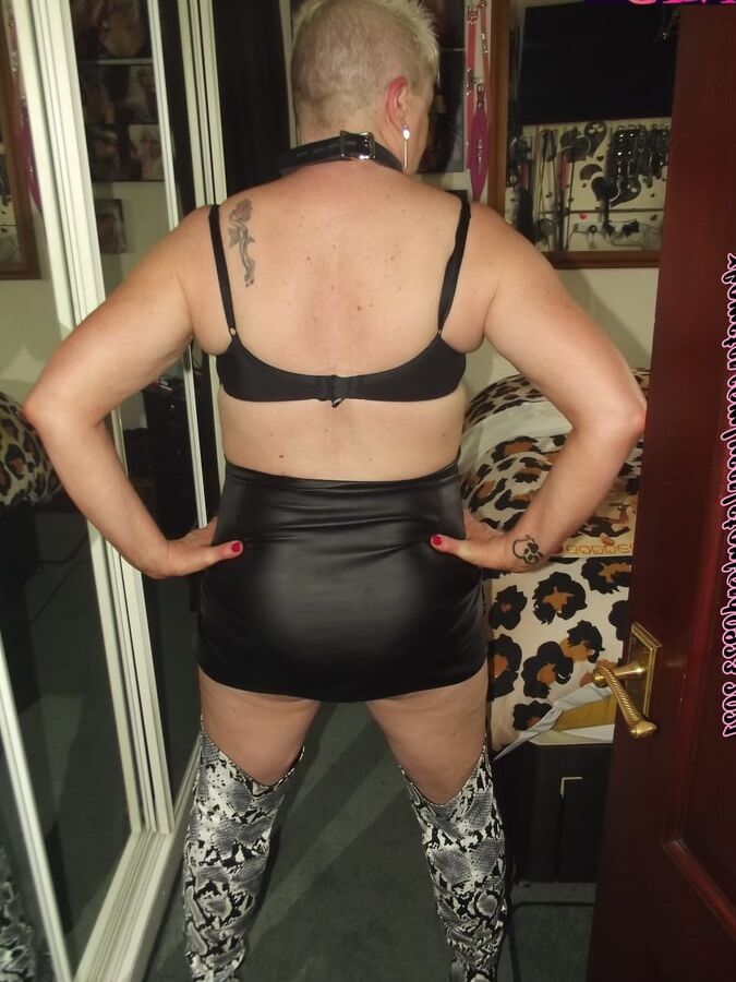 WHORE GETTING READY FOR PUNTERS