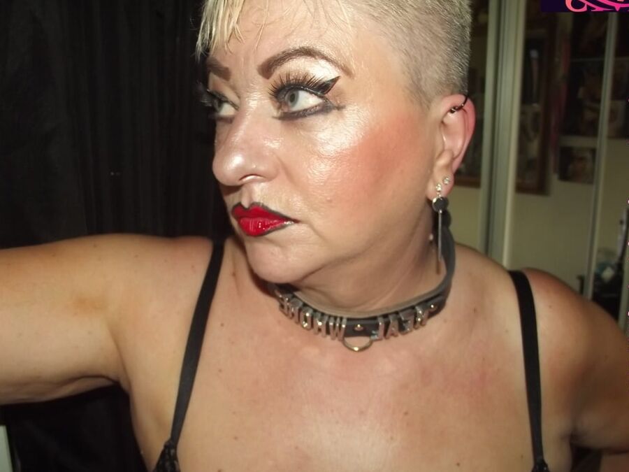 WHORE GETTING READY FOR PUNTERS