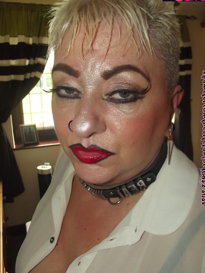 WHORE GETTING READY FOR PUNTERS