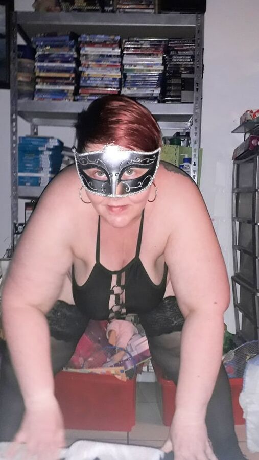 Masked she blows me