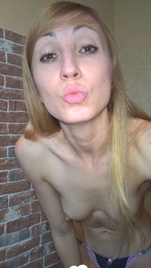 Desirable mom takes some shots of her bush