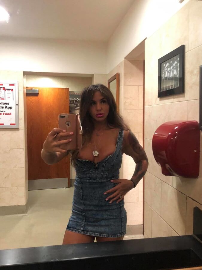 Tabbyanne Sexy Holmewood Bradford slut big tit milf