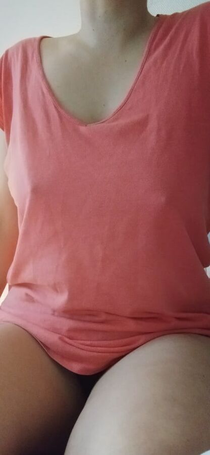 JoyTwoSex - Braless Pokies
