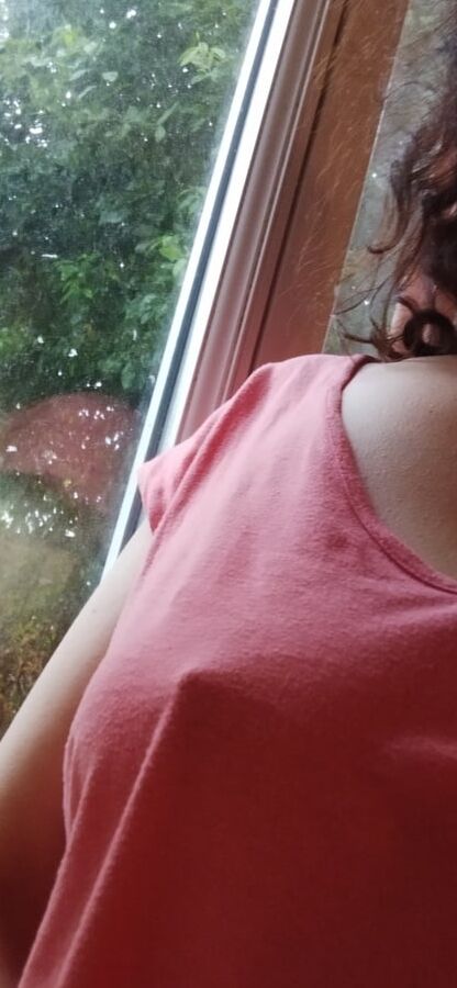 JoyTwoSex - Braless Pokies