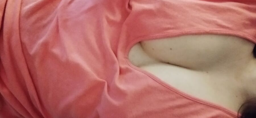 JoyTwoSex - Braless Pokies