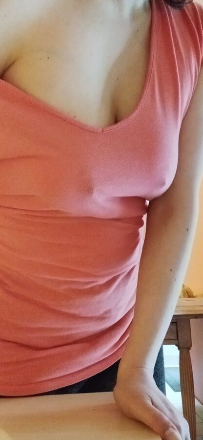 JoyTwoSex - Braless Pokies