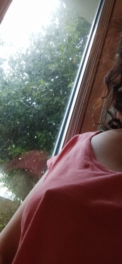JoyTwoSex - Braless Pokies
